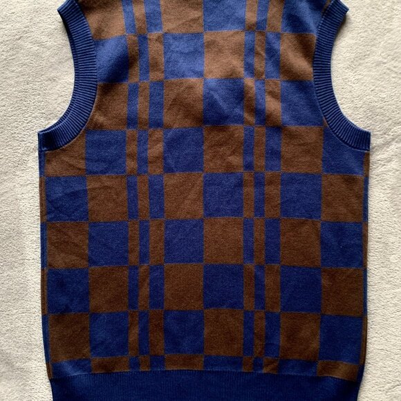 Fred Perry Heavy Checkered Cotton V-Neck Sweater Vest. Large. - Picture 6 of 7